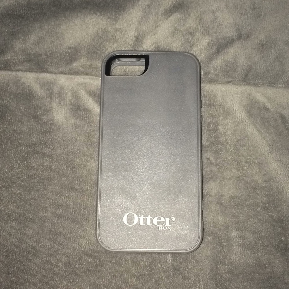 Gray otter box iPhone 5s case